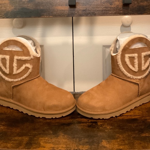 🆕Ugg X Telfar Limited Edition Chestnut Brown Classic Short Telfar Logo Ugg Boot - Picture 12 of 15